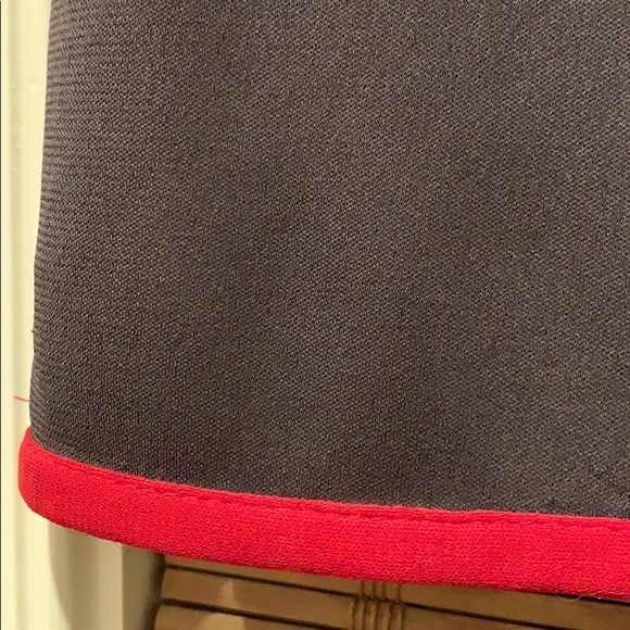 Slinky Versace Versus Skirt Grey with Red Hem - Picture 7 of 7